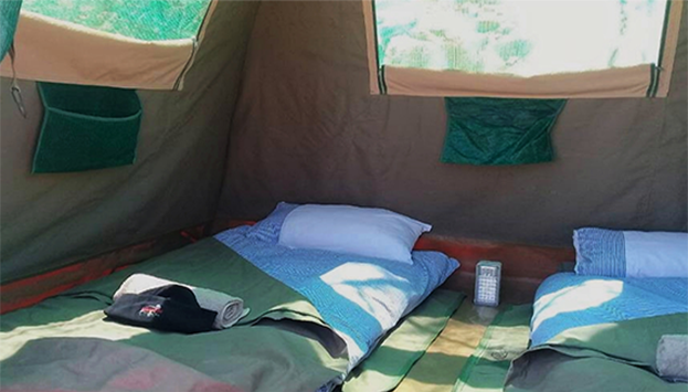bivouac en tente tout confort dans le desert namibien