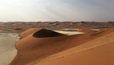 randonee treking dans le desert Kalahari de namibie 